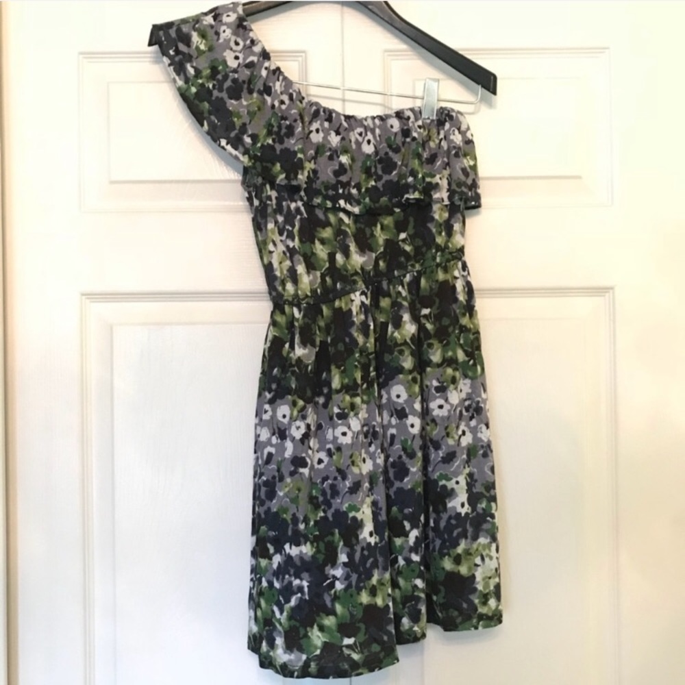 Forever 21 One Shoulder Floral Print Mini Dress Size Small